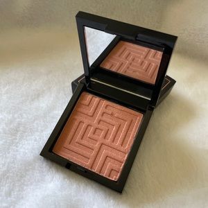 Supreme Glow Highlighter